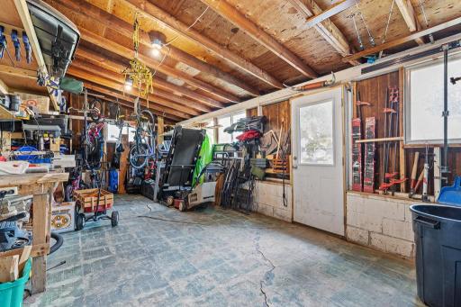 Bonus enclosed porch/storage space!! This would make a cool work shop, hunting room, craft space, etc.