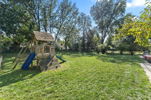 2003 Tamarack Lane, Burnsville, MN 55337