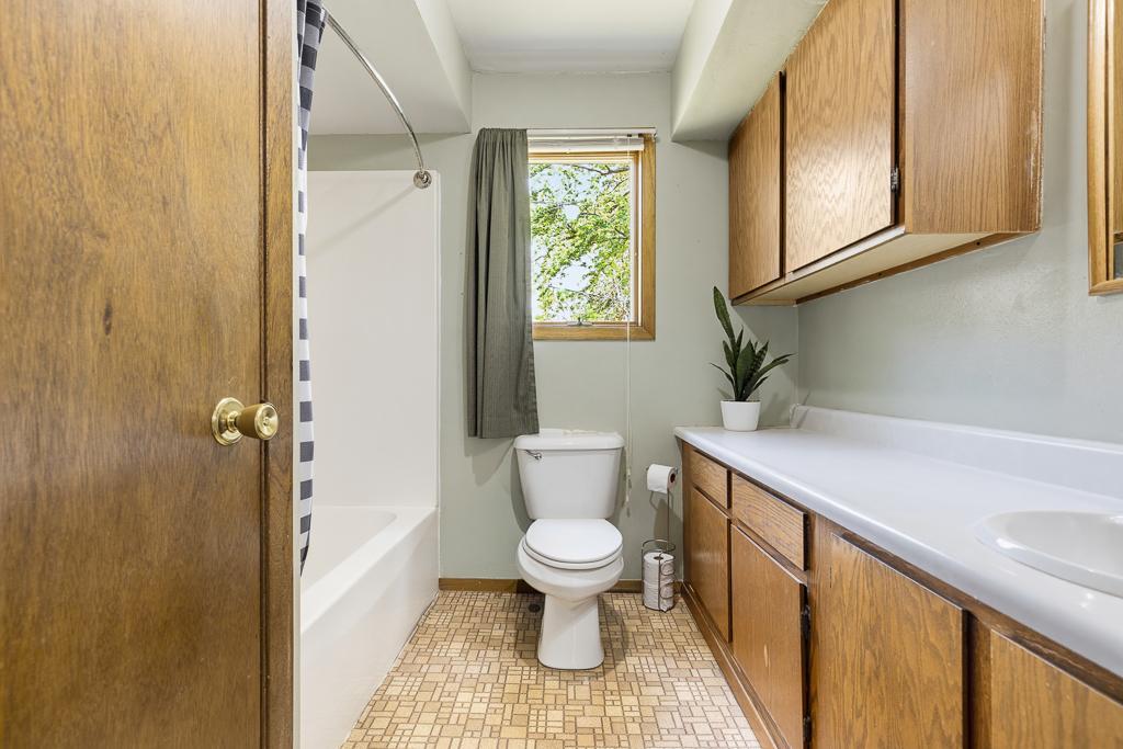 Main floor full bathroom!