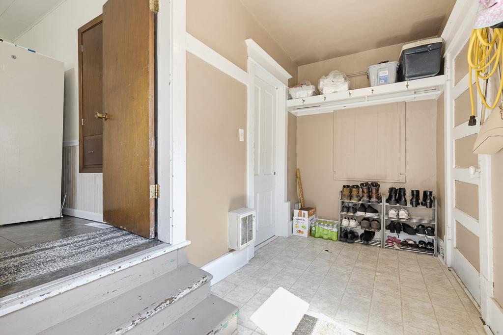 Nice sized rear entryway to offload shoes and coats