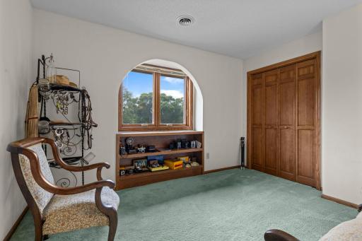 6 Lacosta Drive, Saint Paul, MN 55110