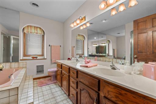6 Lacosta Drive, Saint Paul, MN 55110