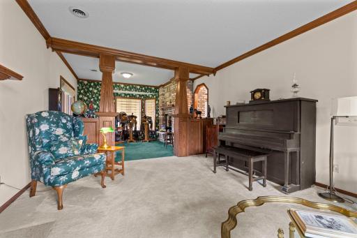 6 Lacosta Drive, Saint Paul, MN 55110