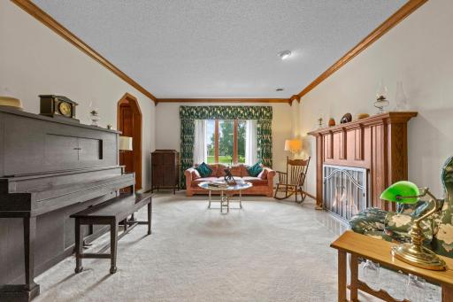 6 Lacosta Drive, Saint Paul, MN 55110