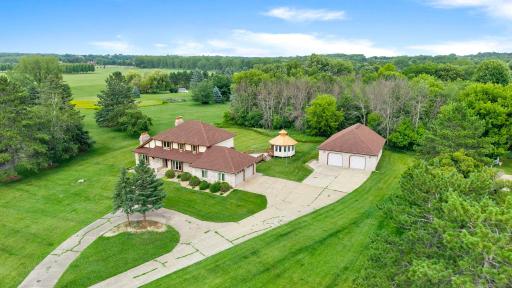 6 Lacosta Drive, Saint Paul, MN 55110