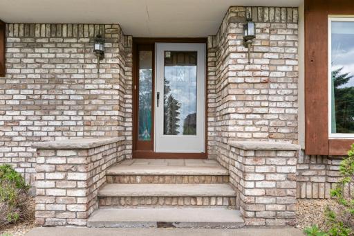 6 Lacosta Drive, Saint Paul, MN 55110