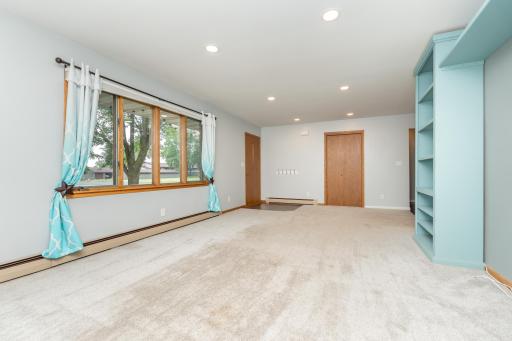 300 E Raven Street, Belle Plaine, MN 56011