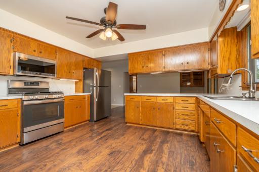 300 E Raven Street, Belle Plaine, MN 56011