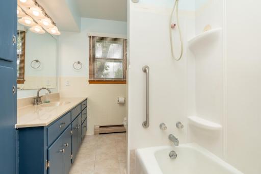 300 E Raven Street, Belle Plaine, MN 56011