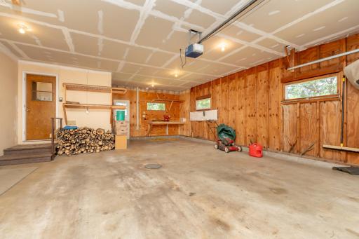 300 E Raven Street, Belle Plaine, MN 56011
