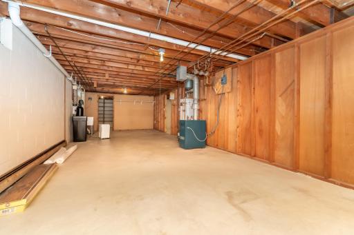 300 E Raven Street, Belle Plaine, MN 56011