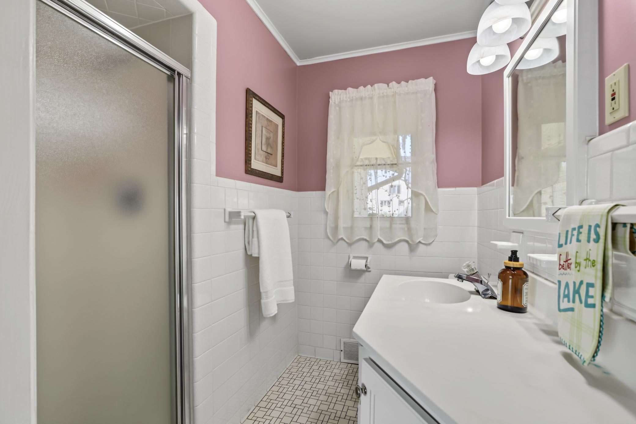 3/4 Hallway Bath