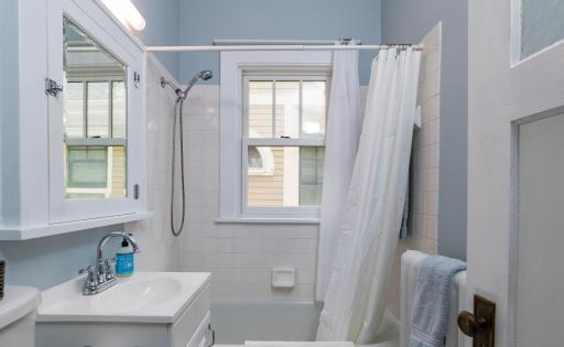 830 Lincoln Avenue, Saint Paul, MN 55105