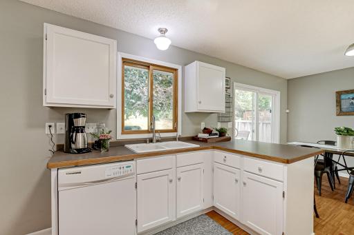 7572 Carillon Plaza W, Woodbury, MN 55125