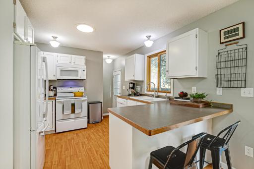 7572 Carillon Plaza W, Woodbury, MN 55125
