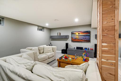 7572 Carillon Plaza W, Woodbury, MN 55125