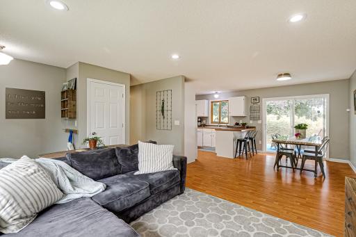 7572 Carillon Plaza W, Woodbury, MN 55125