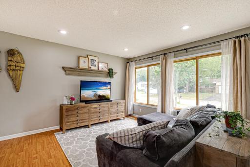 7572 Carillon Plaza W, Woodbury, MN 55125