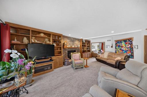 1116 Knoll Court NW, Rochester, MN 55901