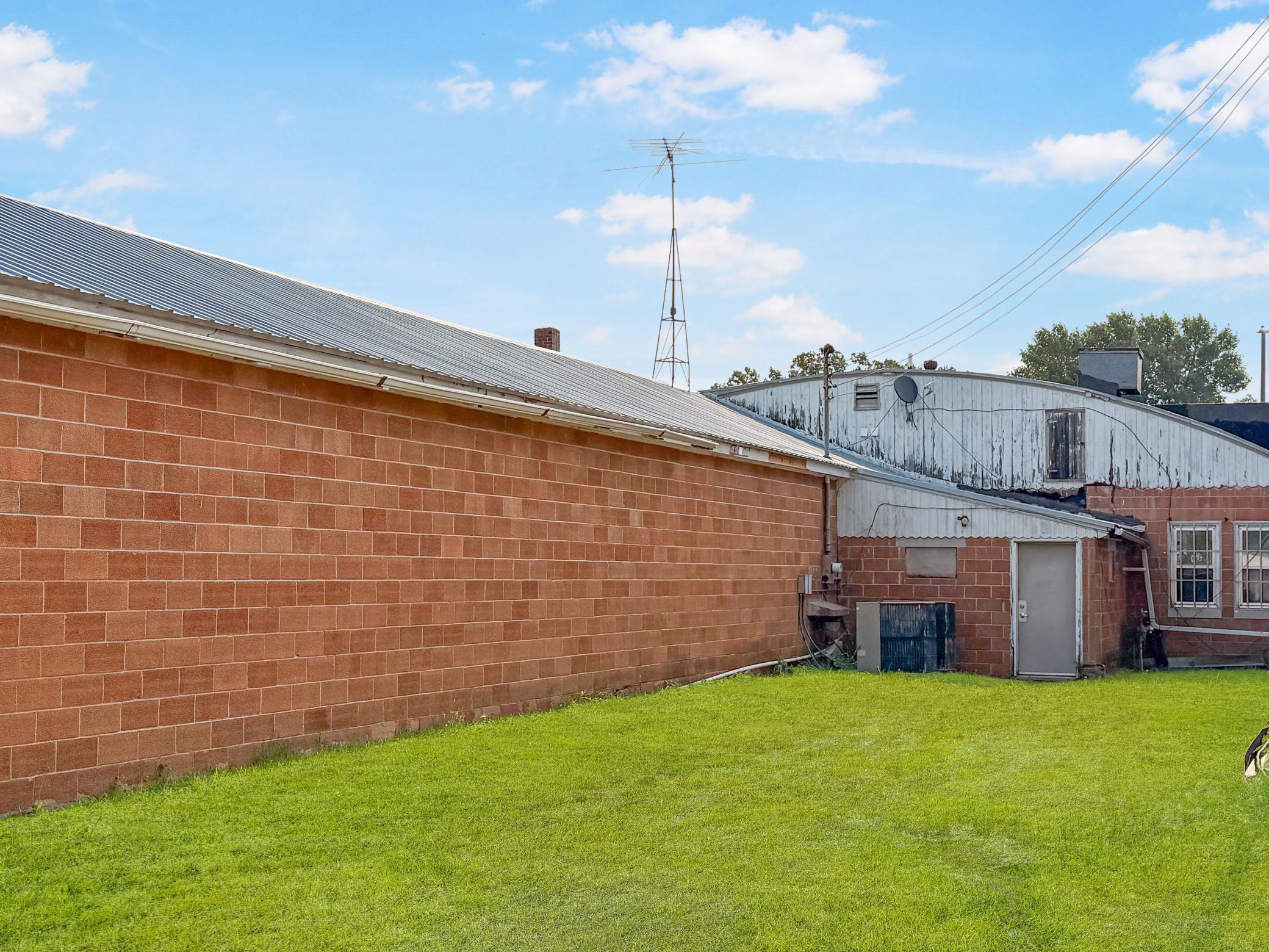 Exterior in good condition