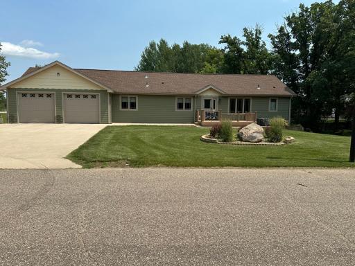 317 Oak Hills Drive, Detroit Lakes, MN 56501