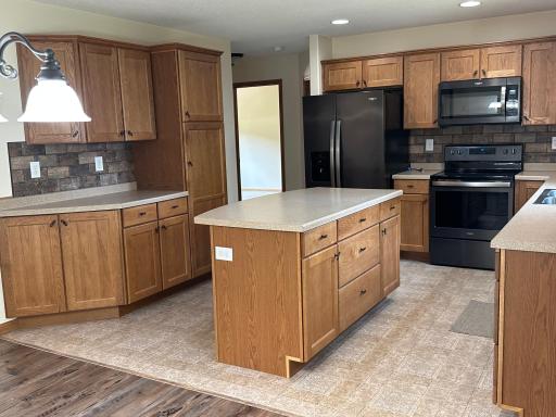 317 Oak Hills Drive, Detroit Lakes, MN 56501