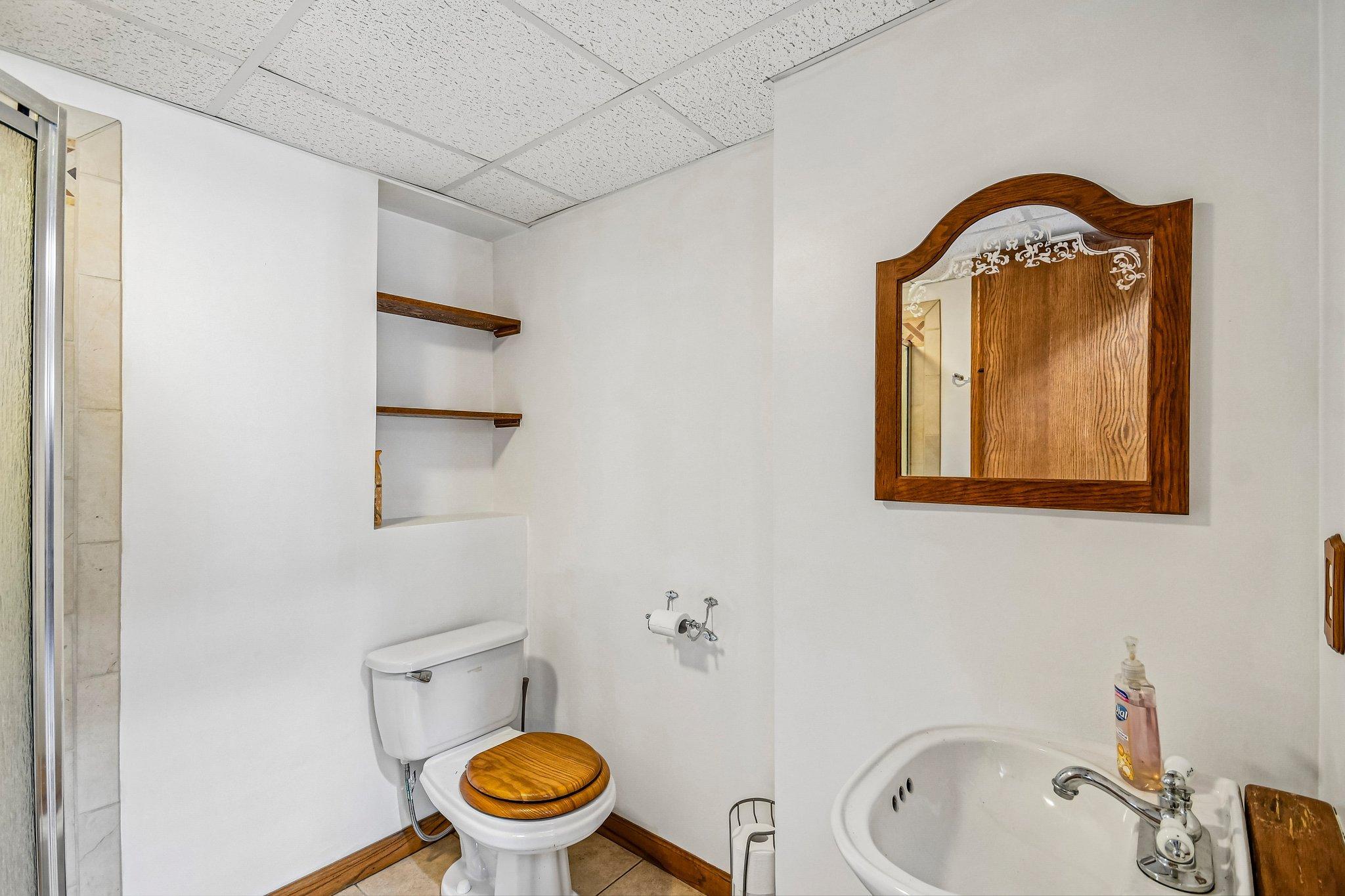 25-web-or-mls-3720 232nd Ave-S1407-025.jpg