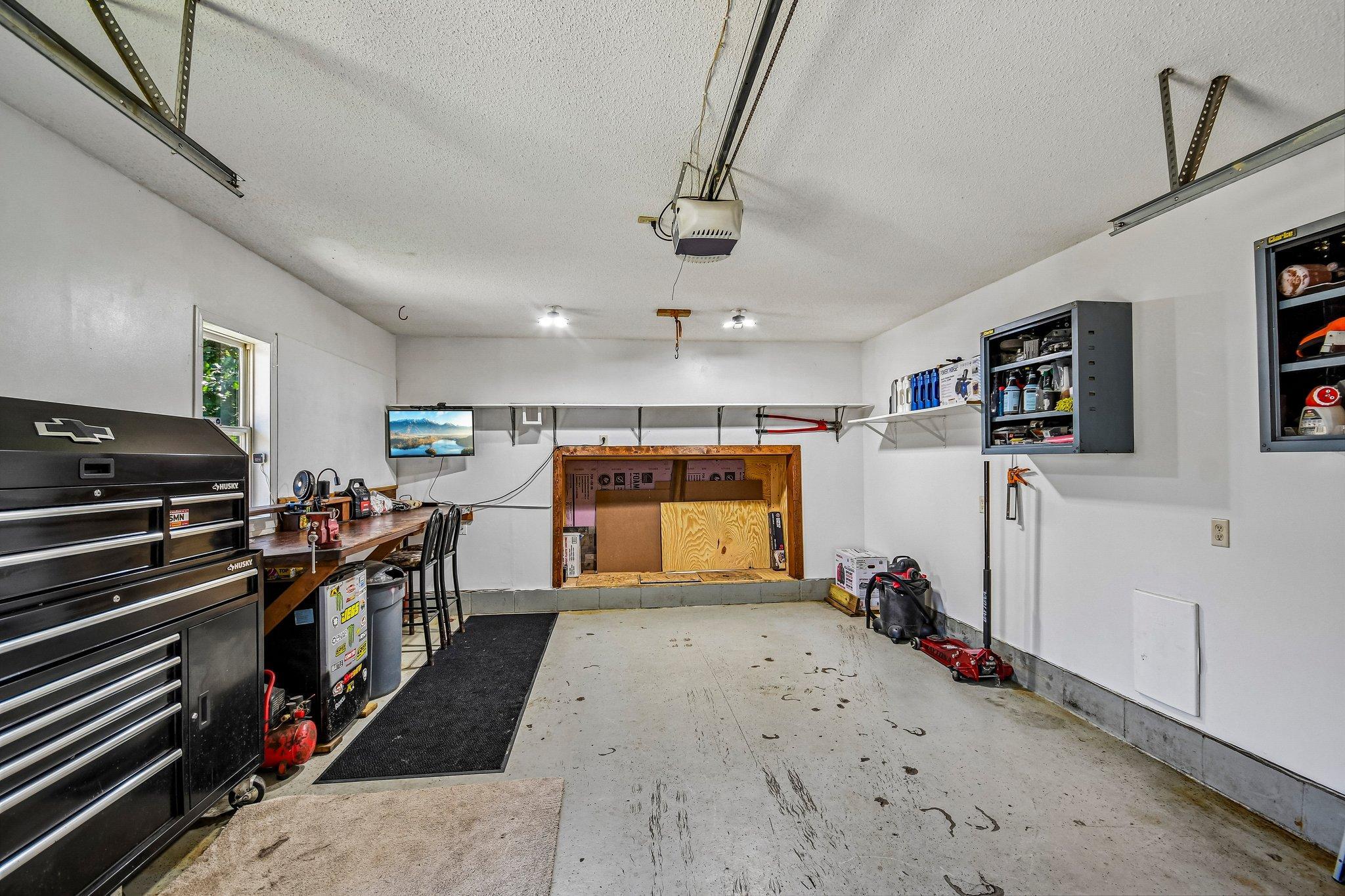 33-web-or-mls-3720 232nd Ave-S1407-033.jpg