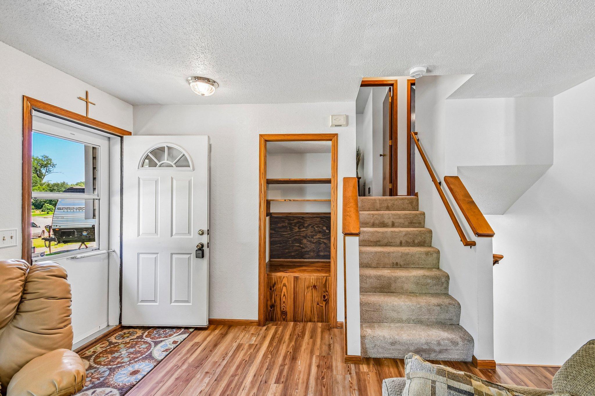 5-web-or-mls-3720 232nd Ave-S1407-005.jpg