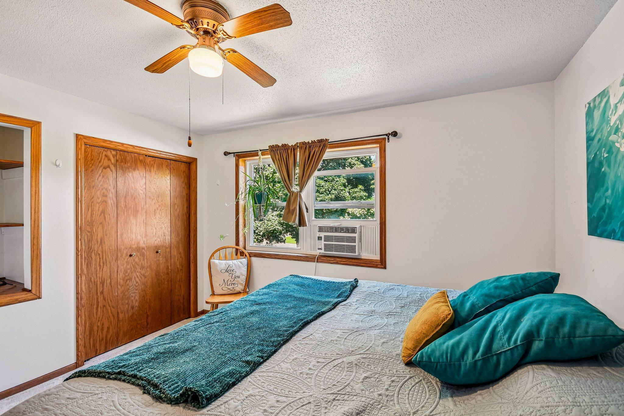 20-web-or-mls-3720 232nd Ave-S1407-020.jpg