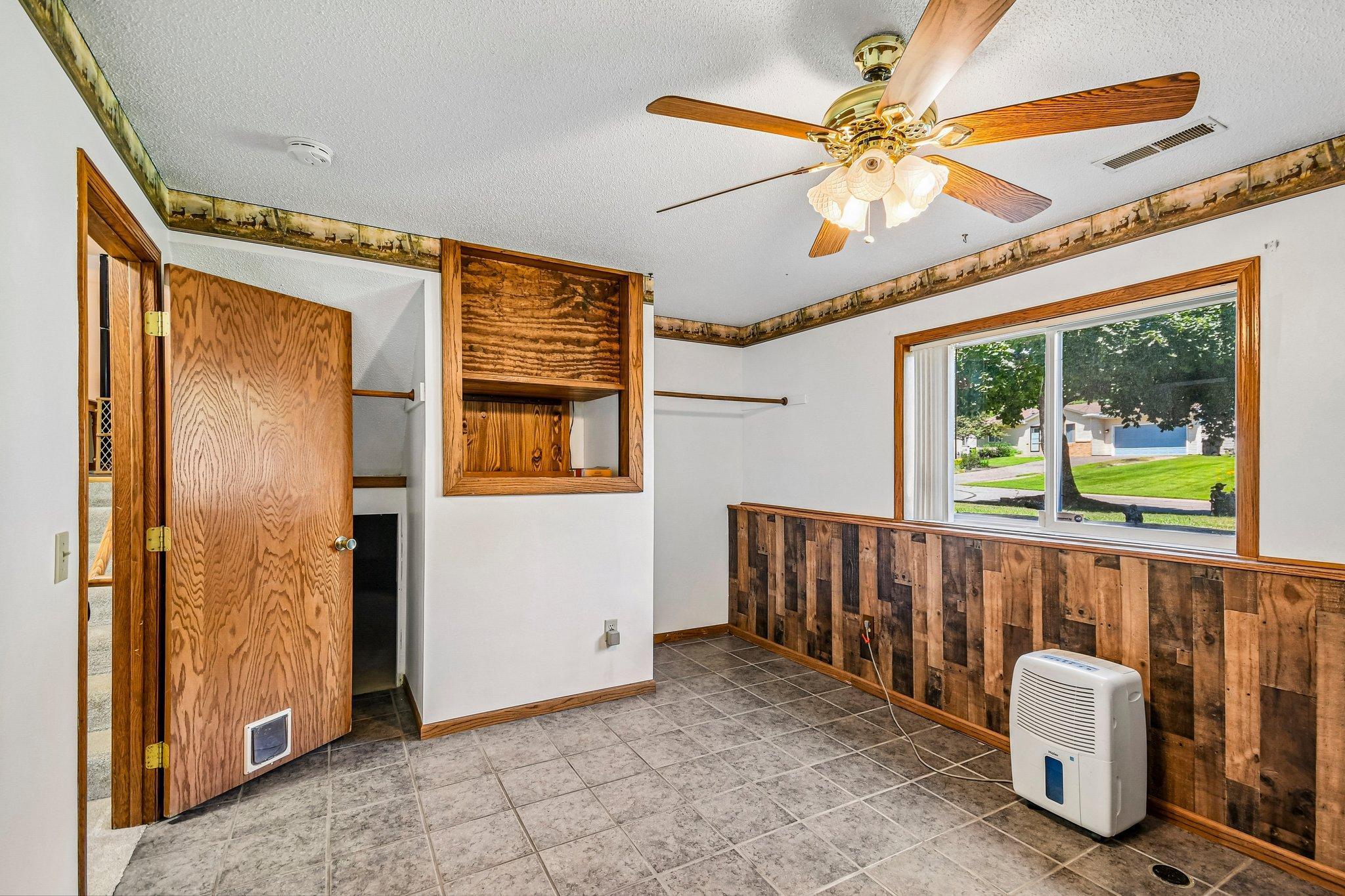 23-web-or-mls-3720 232nd Ave-S1407-023.jpg