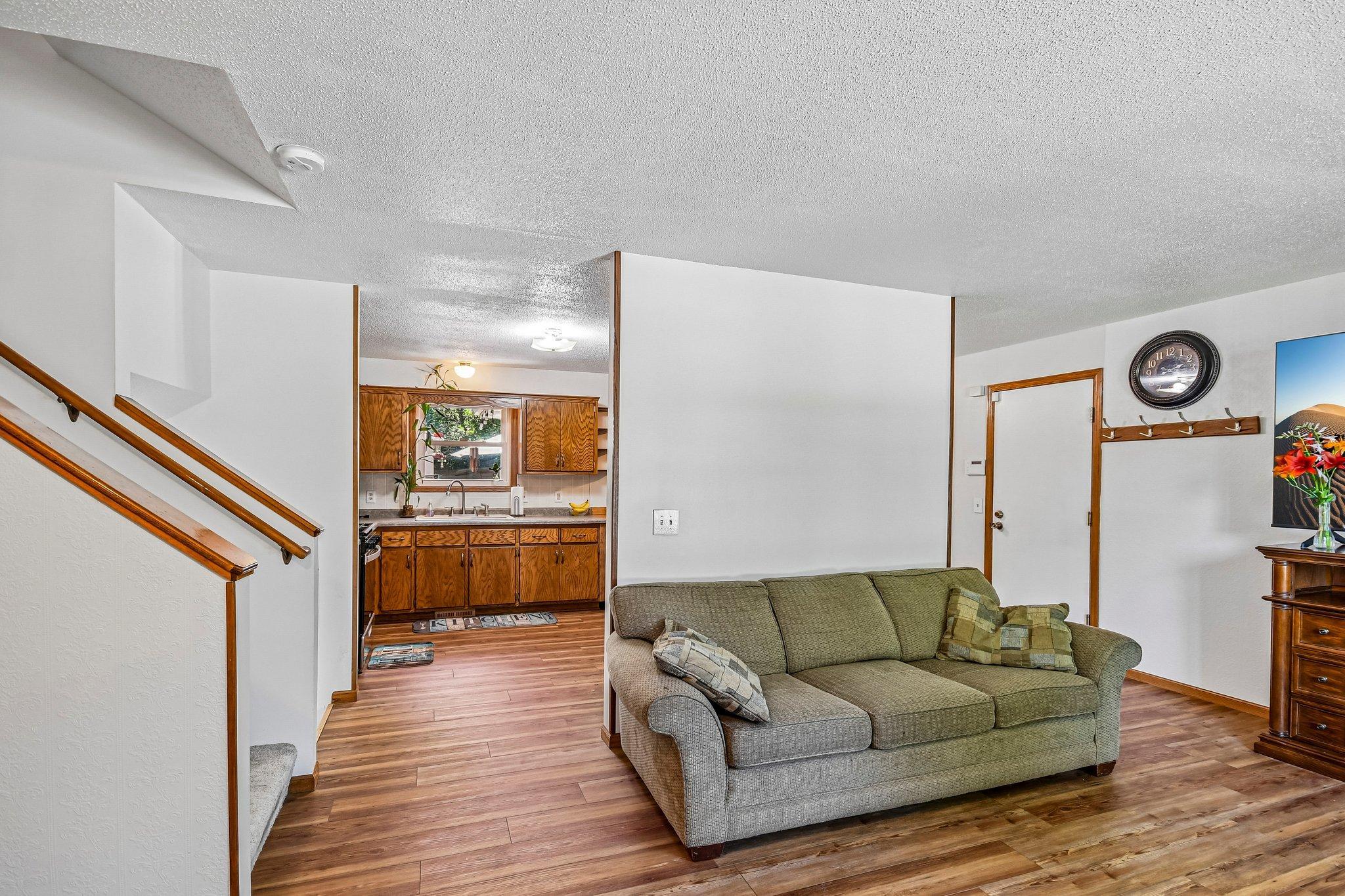 8-web-or-mls-3720 232nd Ave-S1407-008.jpg