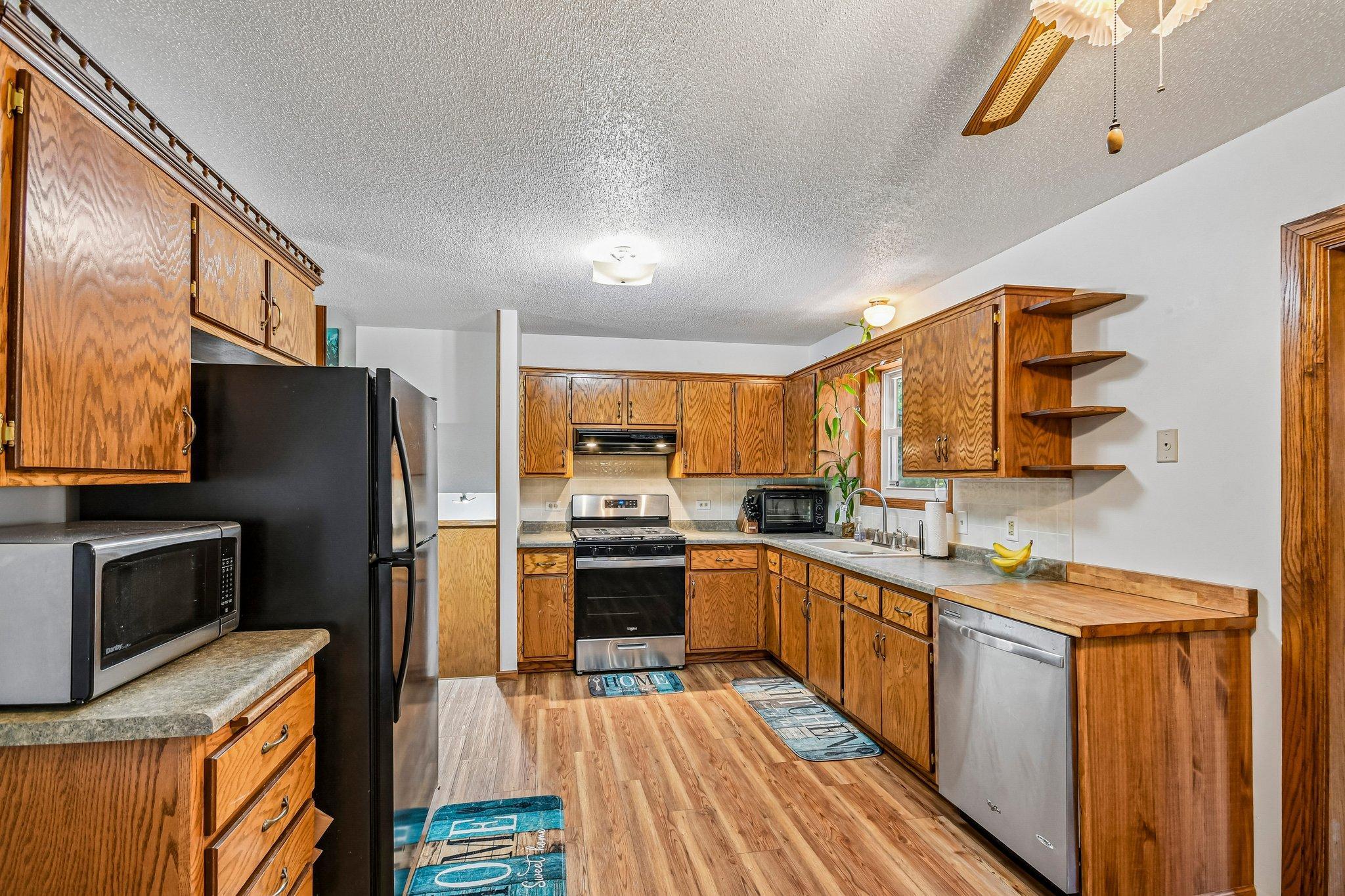 11-web-or-mls-3720 232nd Ave-S1407-011.jpg
