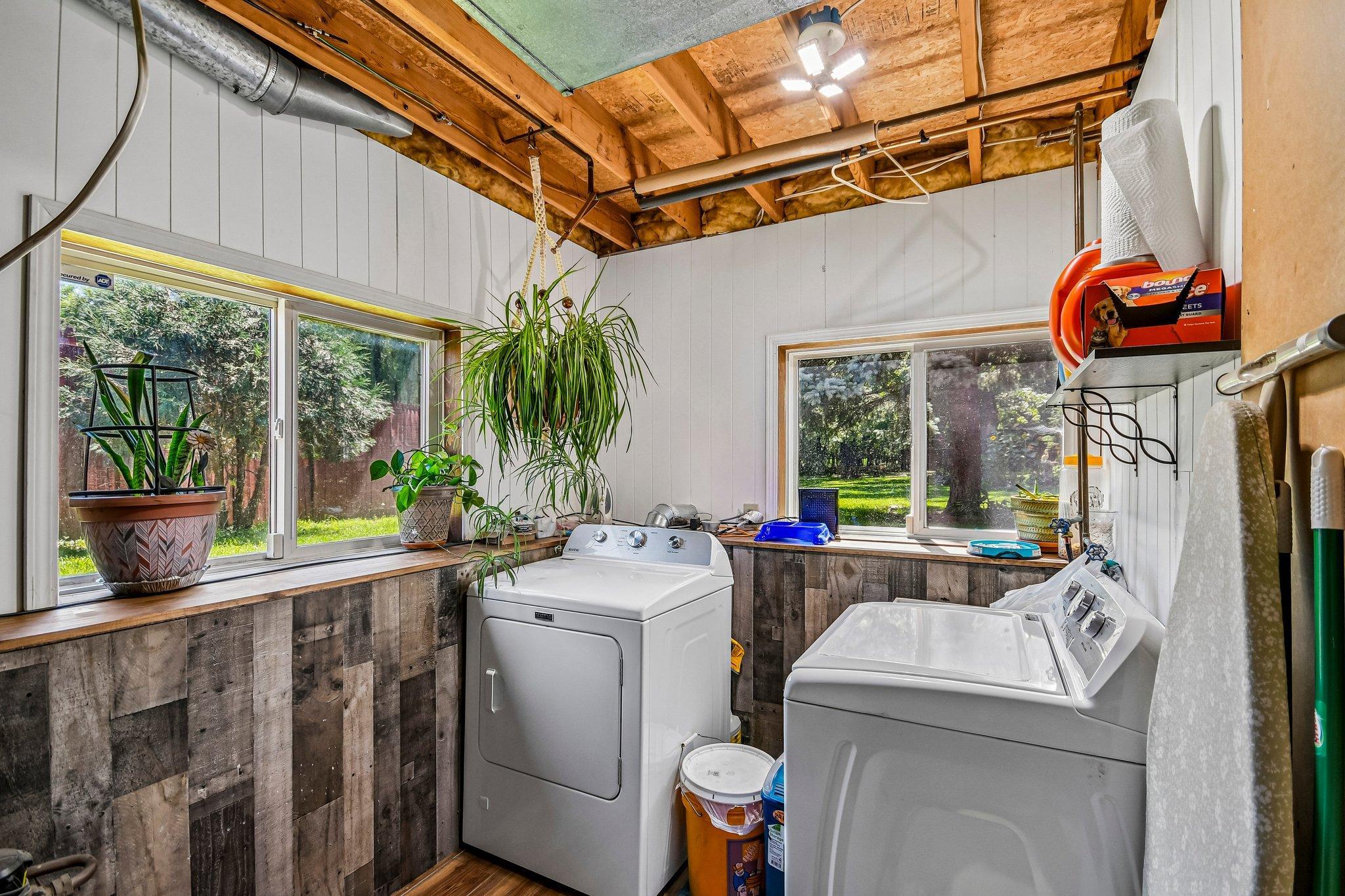 27-web-or-mls-3720 232nd Ave-S1407-027.jpg