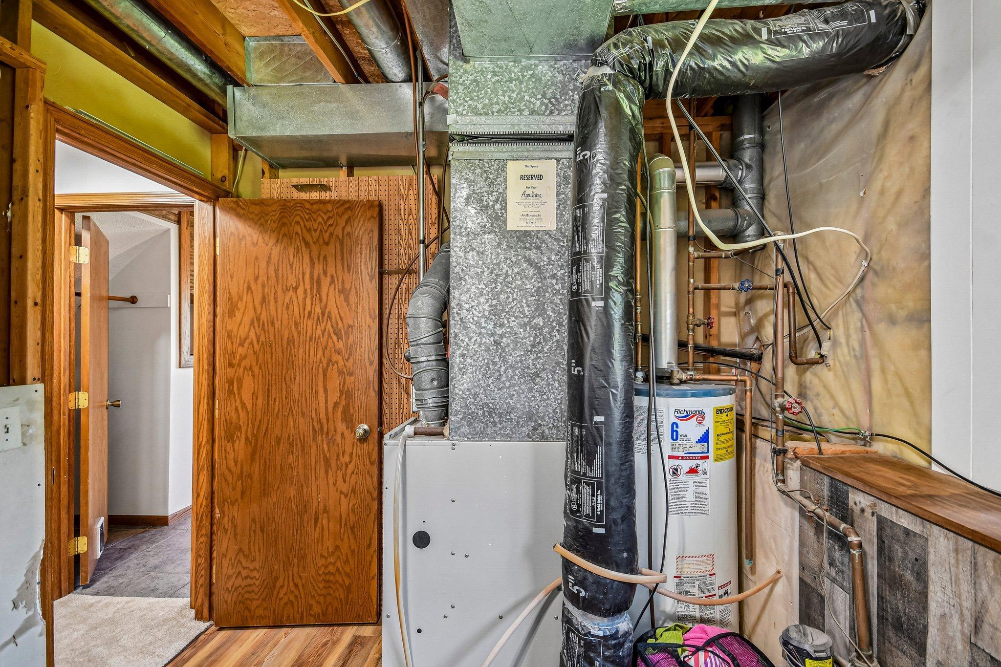 30-web-or-mls-3720 232nd Ave-S1407-030.jpg