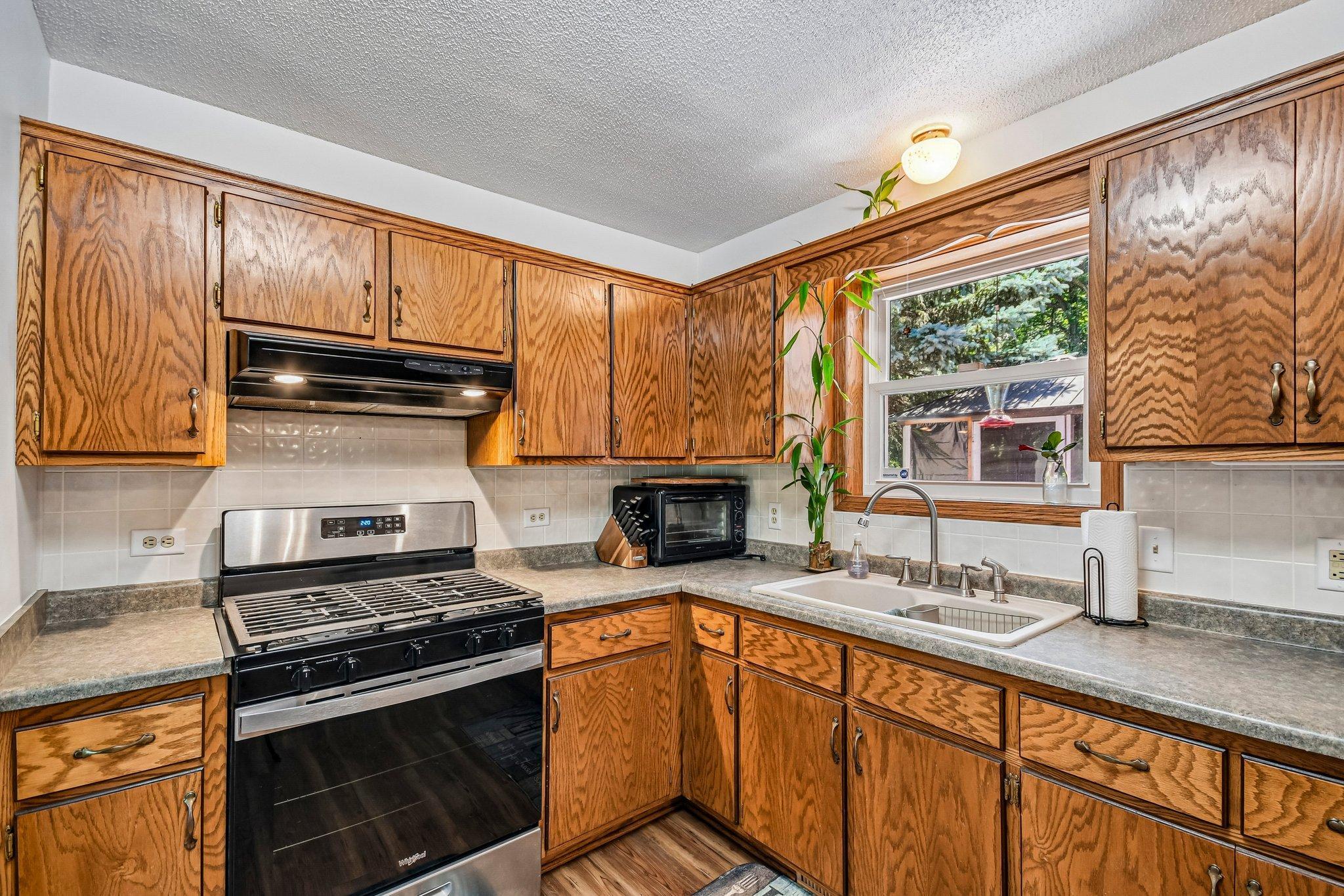 10-web-or-mls-3720 232nd Ave-S1407-010.jpg