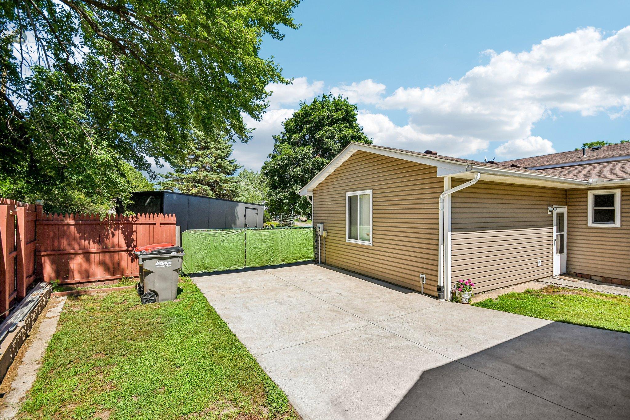 44-web-or-mls-3720 232nd Ave-S1407-044.jpg