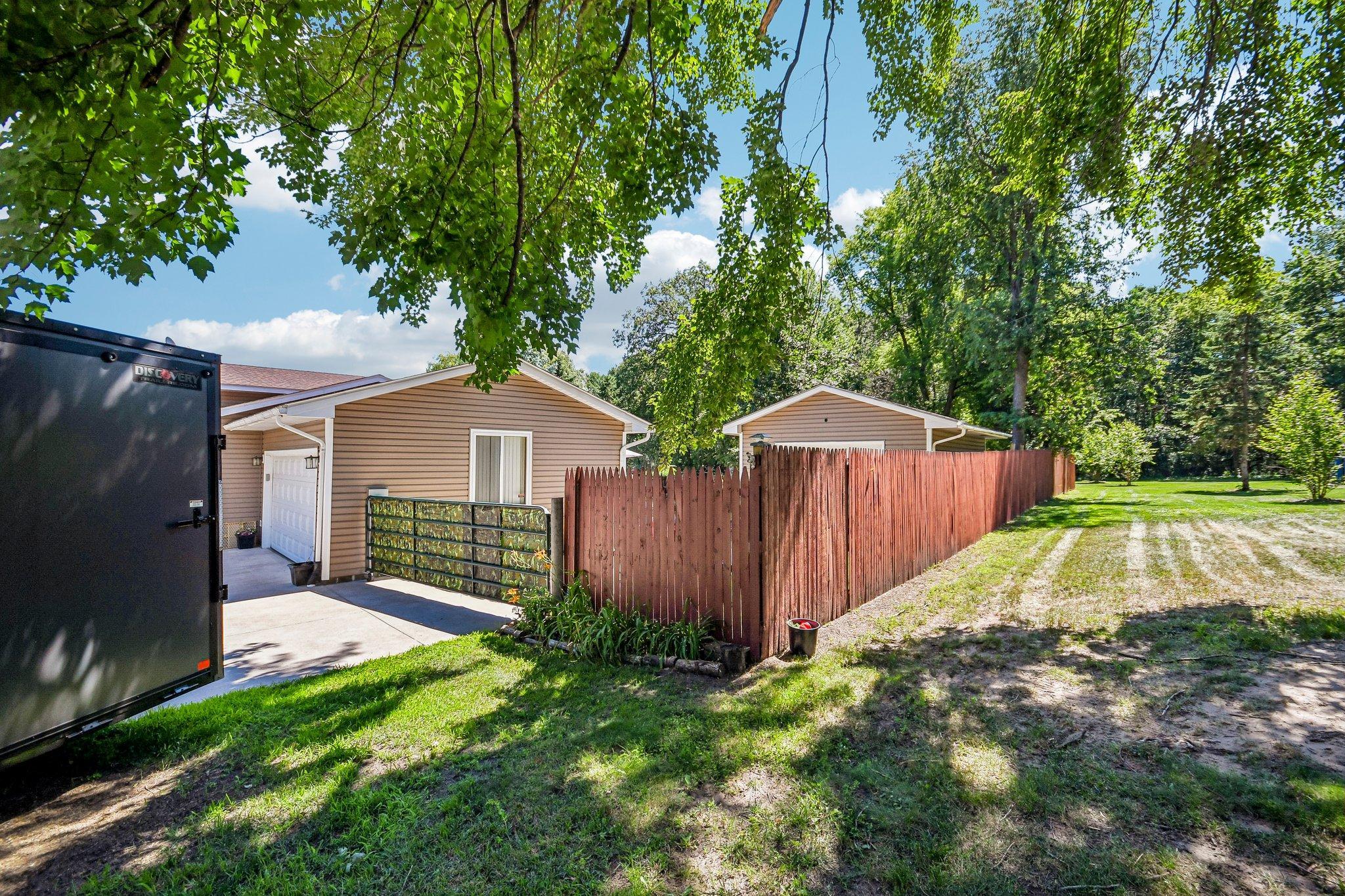 46-web-or-mls-3720 232nd Ave-S1407-046.jpg