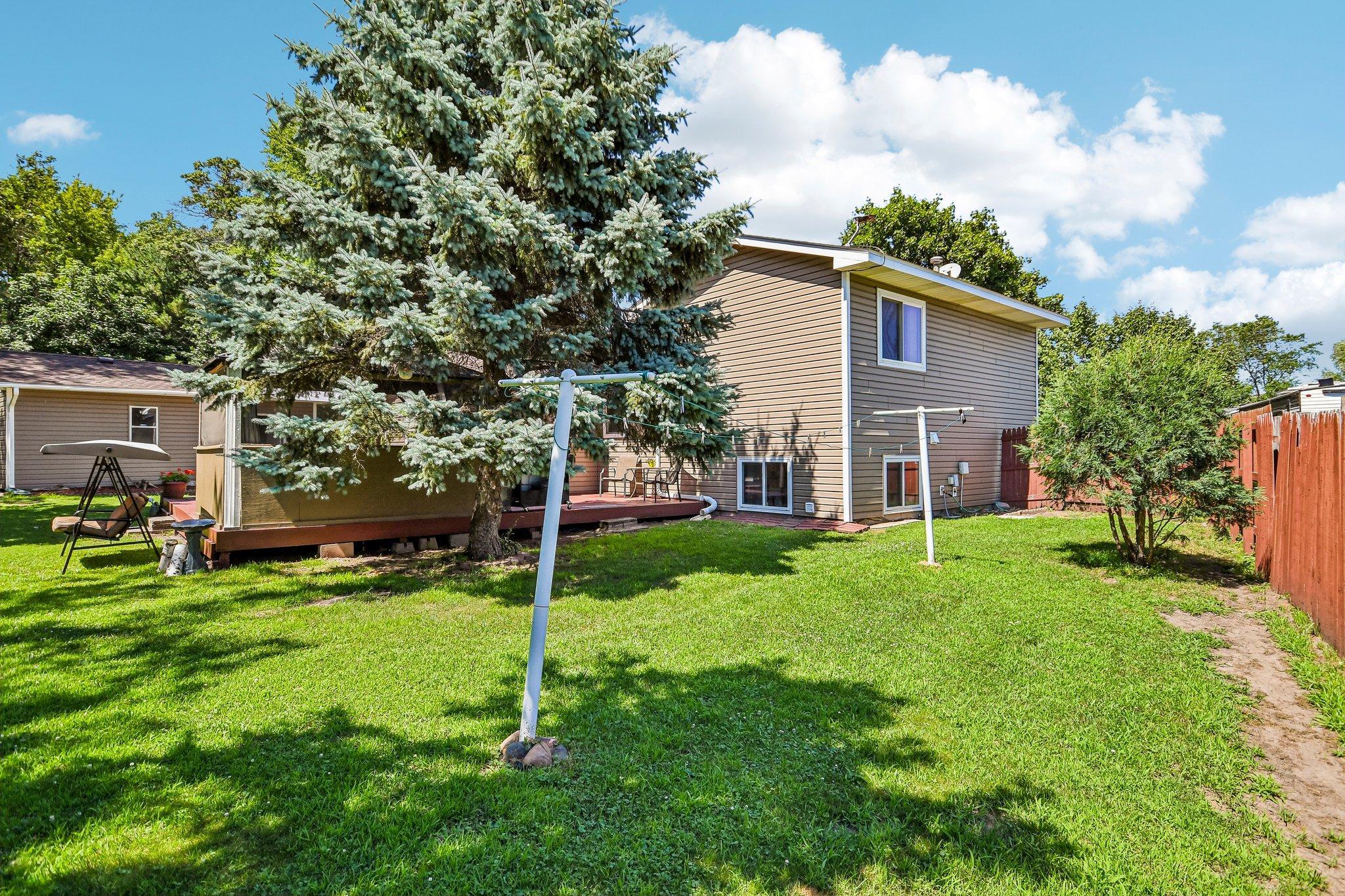 39-web-or-mls-3720 232nd Ave-S1407-039.jpg