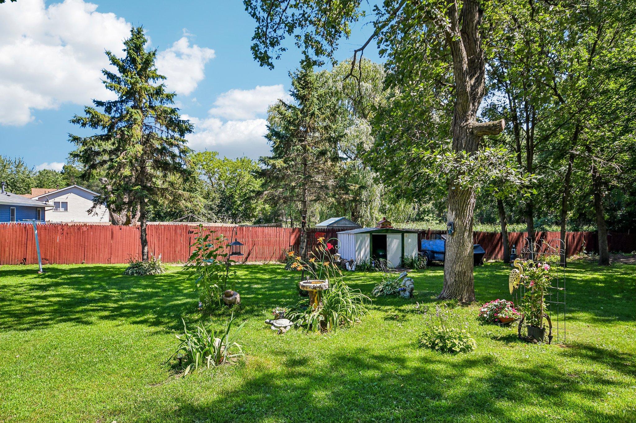 36-web-or-mls-3720 232nd Ave-S1407-036.jpg