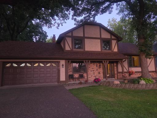 2480 Ariel Street N, Saint Paul, MN 55109