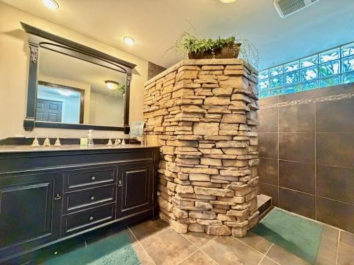 212 W Junius Avenue, Fergus Falls, MN 56537