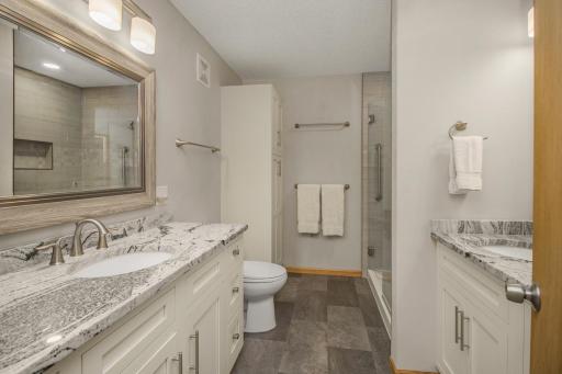 10664 Ironwood Court, Woodbury, MN 55129