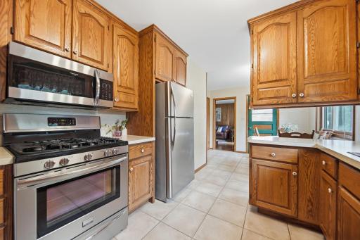 Kitchen includes stainless steel appliances