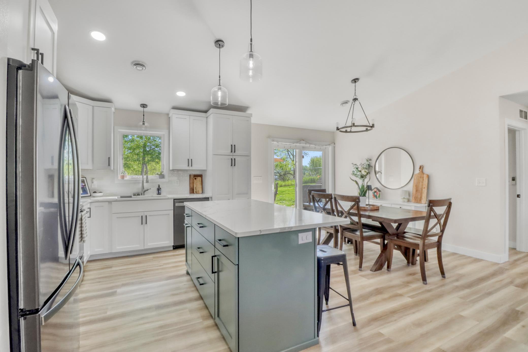 Kitchen1_3.JPG