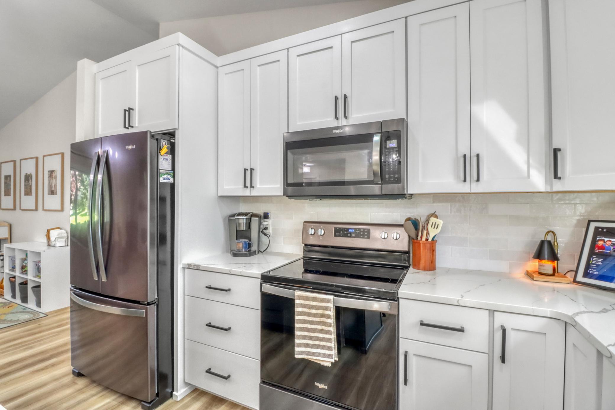 Kitchen1_6.JPG