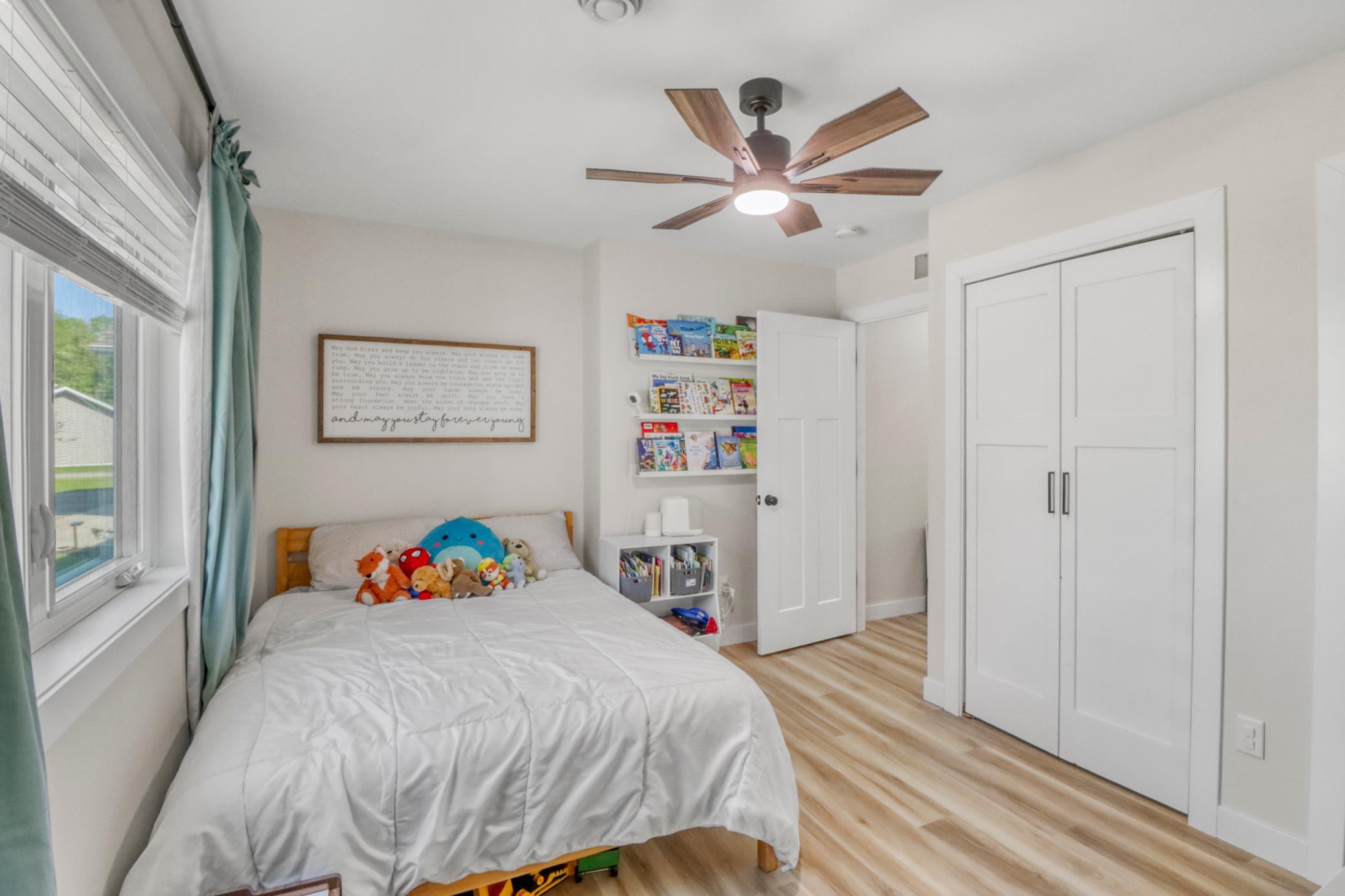 Bedroom2_2.JPG