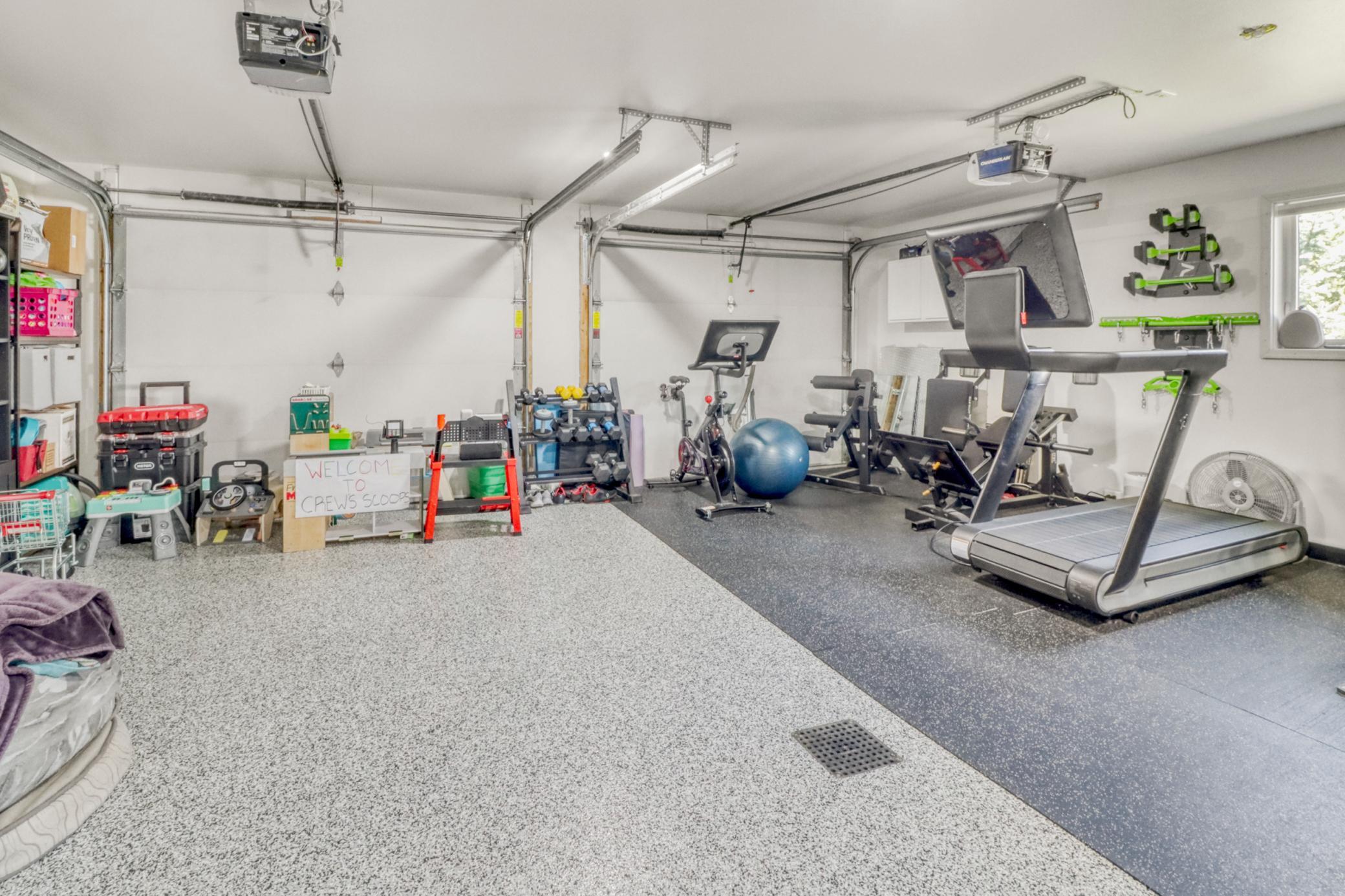 Garage1_1.JPG