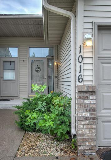 1016 Honeysuckle Lane SE, Cambridge, MN 55008