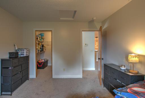 1016 Honeysuckle Lane SE, Cambridge, MN 55008